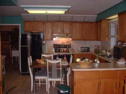 16 Chalmers Crt, Brampton, L6Z3G9 | Image 2