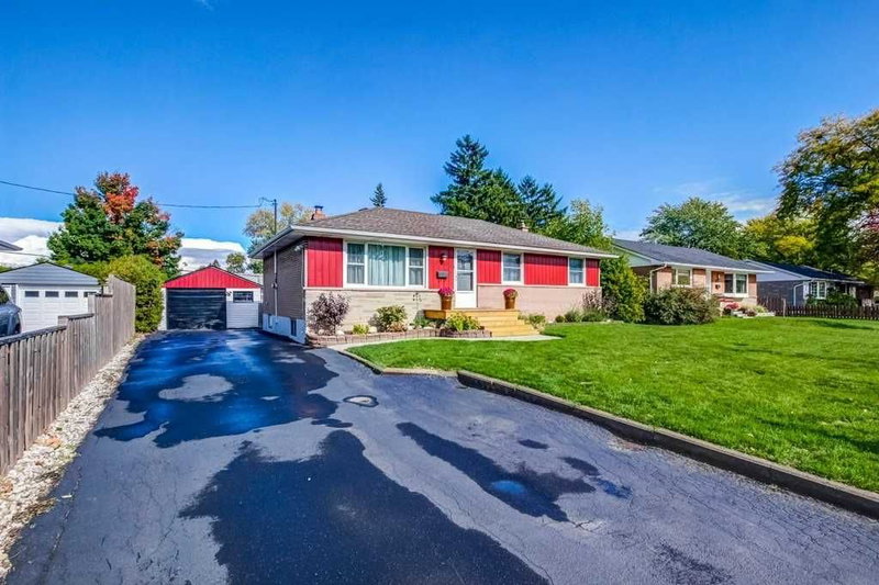 245 Foxbar Rd, Burlington, L7L3A2 | Image 2