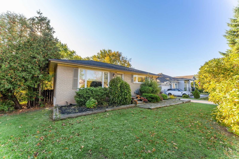 1350 Rebecca St, Oakville, L6L1Z4 | Image 2