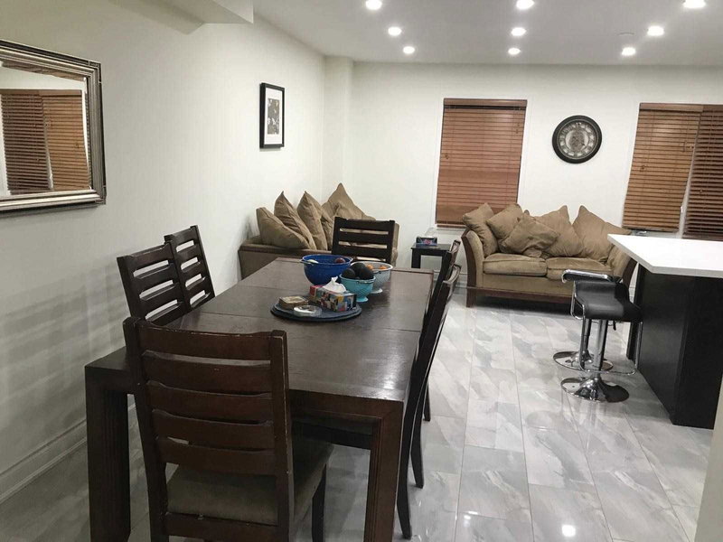 321 Aspendale Cres, Mississauga, L5W0E7 | Image 3