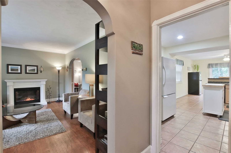 15 Downing St, Toronto, M9B1E9 | Image 2