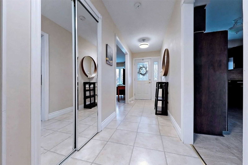 38 Pleasantview Ave, Brampton, L6X2N1 | Image 2