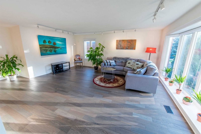 29 Blaketon Rd, Toronto, M9B4W4 | Image 2