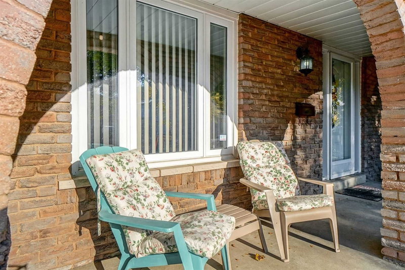 9 Trotters Lane, Brampton, L6Y1B5 | Image 3