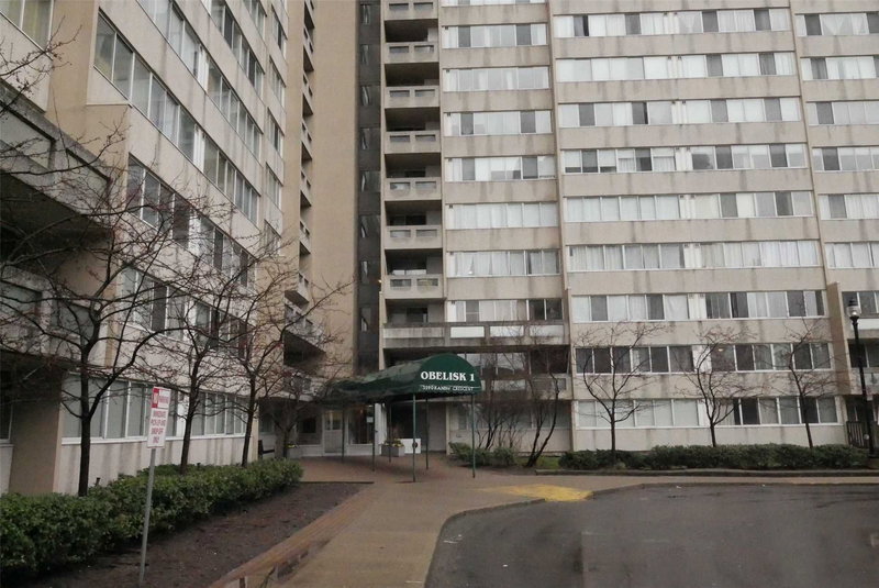 1611 - 3590 Kaneff Cres, Mississauga, L5A3X3 | Image 2