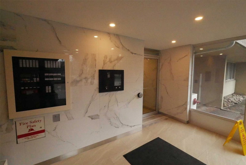 1611 - 3590 Kaneff Cres, Mississauga, L5A3X3 | Image 3