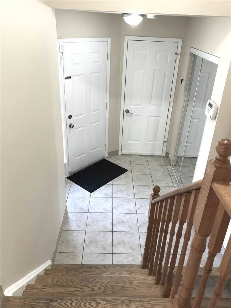 110 Springview Dr, Brampton, L6X4L1 | Image 2