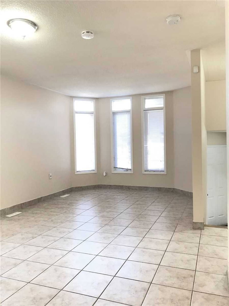 110 Springview Dr, Brampton, L6X4L1 | Image 3