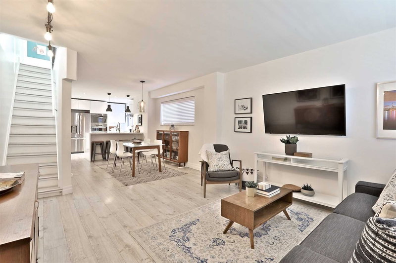 125 Kane Ave, Toronto, M6M3N1 | Image 3