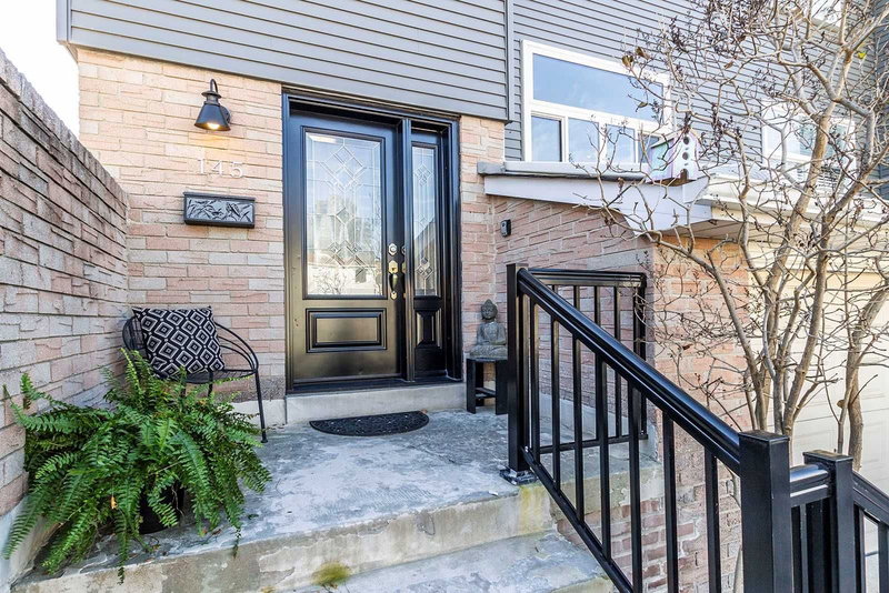 145 - 1050 Shawnmarr Rd, Mississauga, L5H3V1 | Image 2