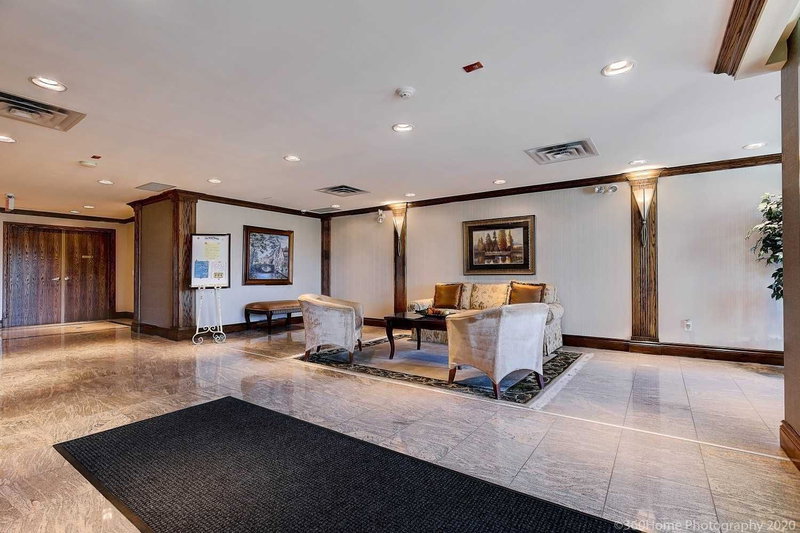 213 - 25 Via Rosedale Way, Brampton, L6R 3J8 | Image 2