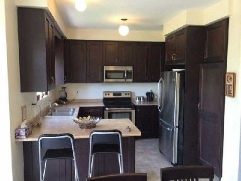 3049 Janice Dr, Oakville, L6M0S6 | Image 2