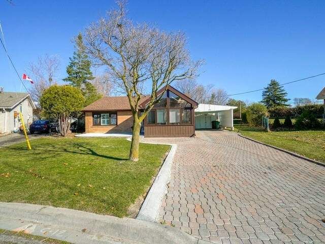 30 Lawrence Cres, Brampton, L6W2P3 | Image 2