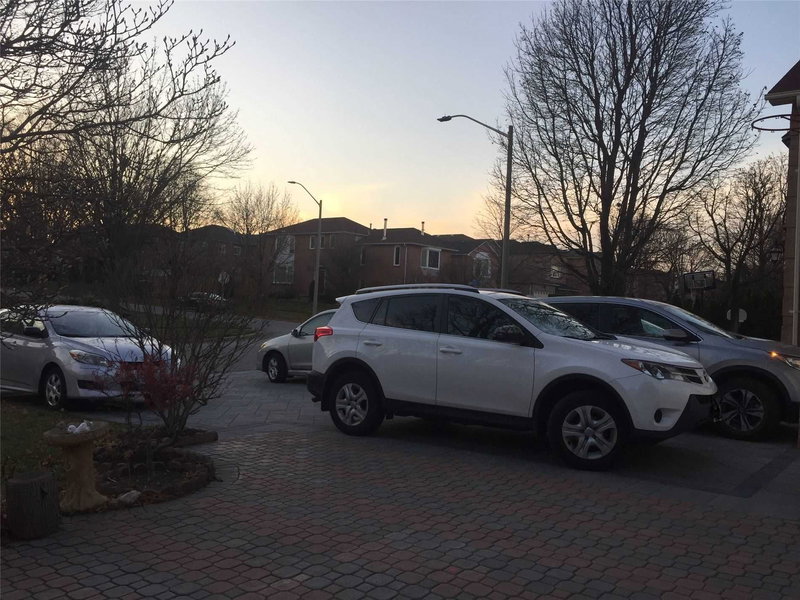 5235 Astwell Ave, Mississauga, L5R 3H8 | Image 2