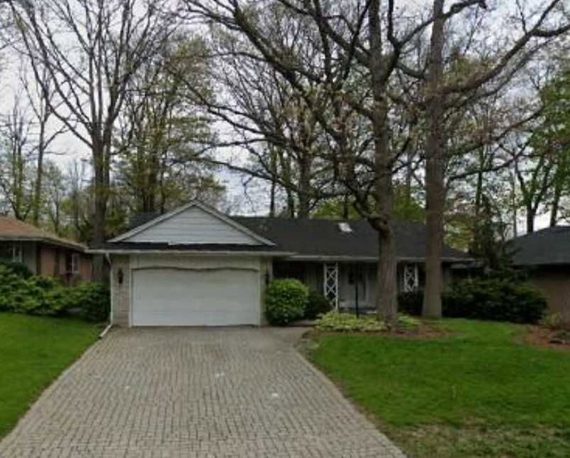 58 Farningham Cres, Toronto, M9B3B6 | Image 2