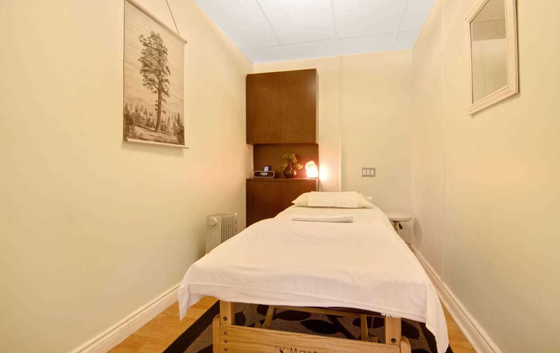 205 Queen St S, Mississauga, L5M 1L4 | Image 2