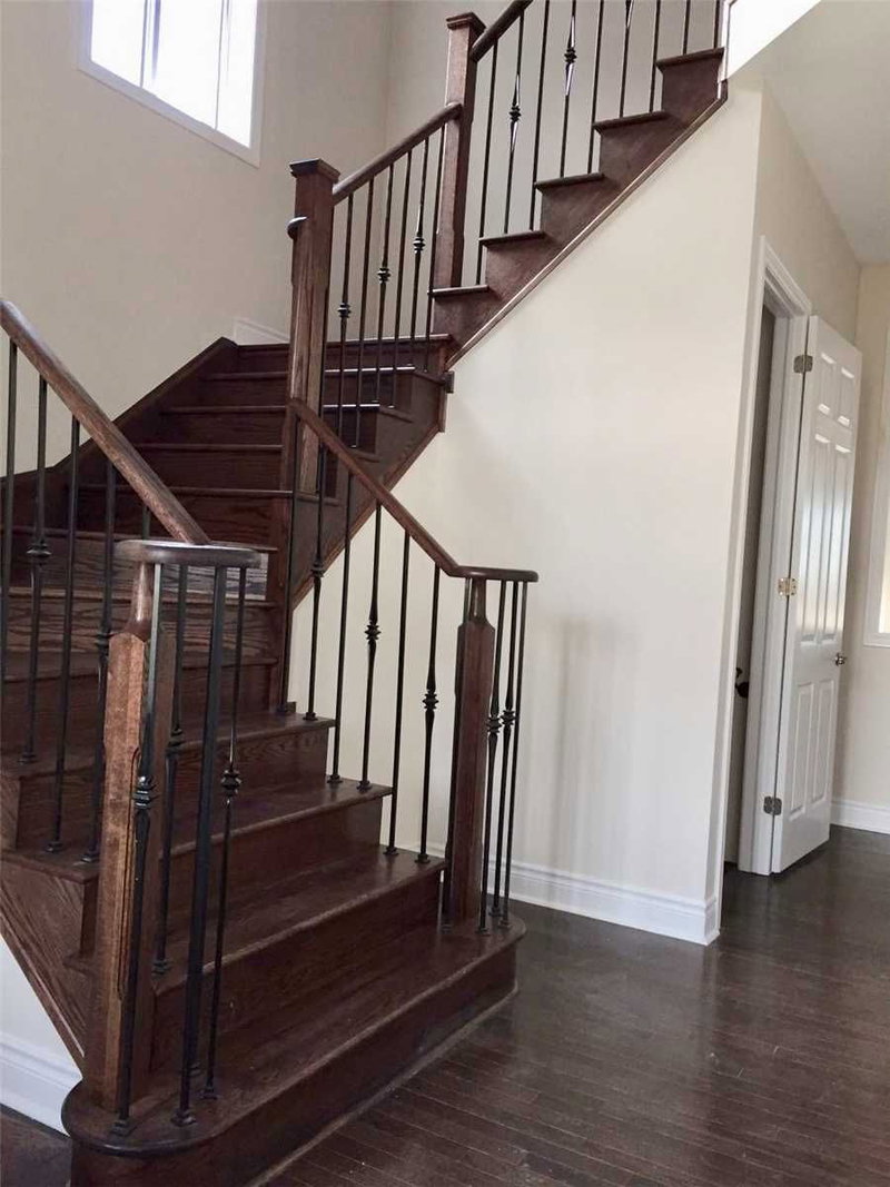 17 Monarch Dr, Halton Hills, L7G0M6 | Image 2