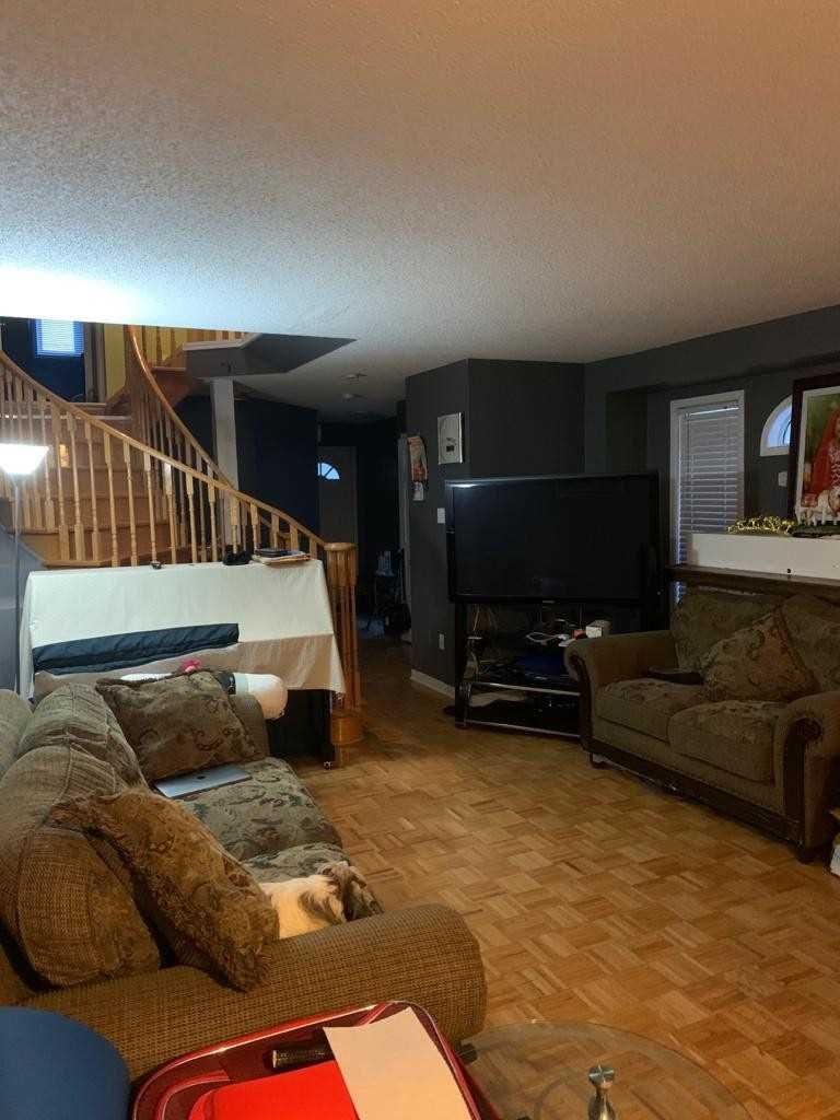 269 Pressed Brick Dr, Brampton, L6V4L2 | Image 3