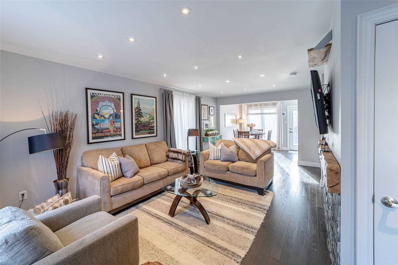 2218 Bluegrass Lane, Burlington, L7L6L5 | Image 2