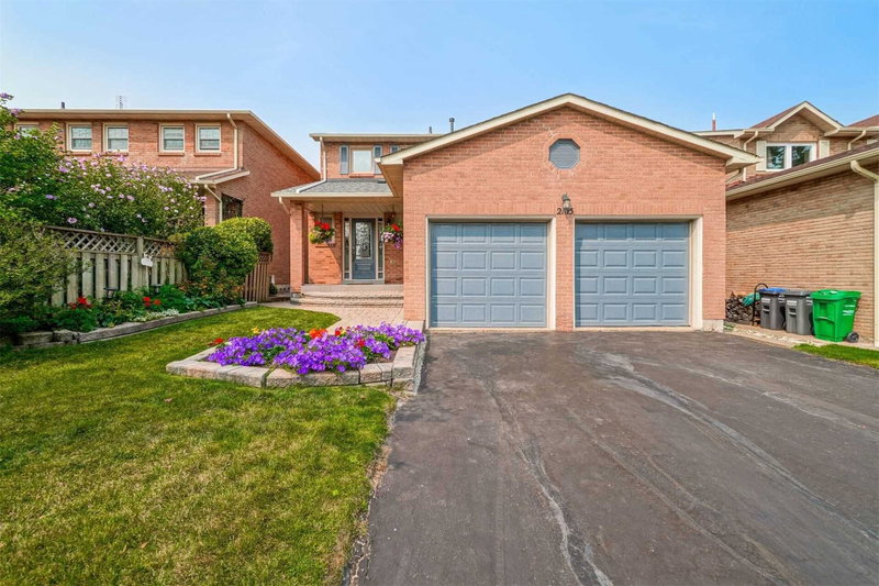2105 Folkway Dr, Mississauga, L5L3G3 | Image 2