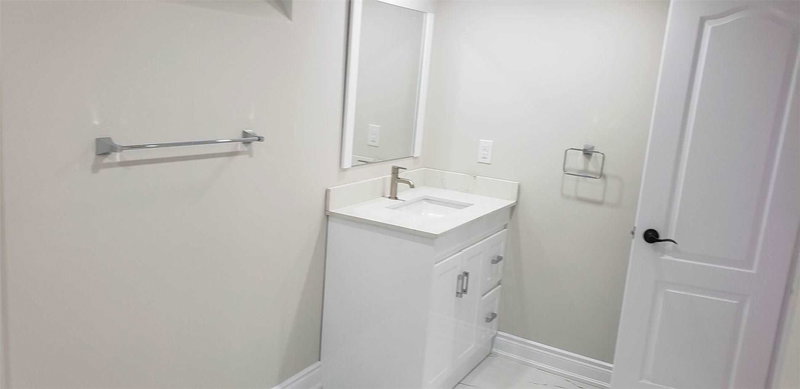 44 Elysian Fields Circ, Brampton, L6Y6E9 | Image 2