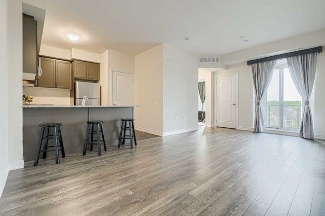 305 - 2375 Bronte Rd, Oakville, 16M1P5 | Image 2