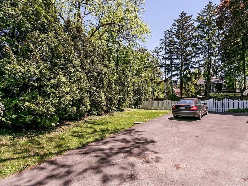 1064 Mohawk Rd, Burlington, L7T3M6 | Image 2