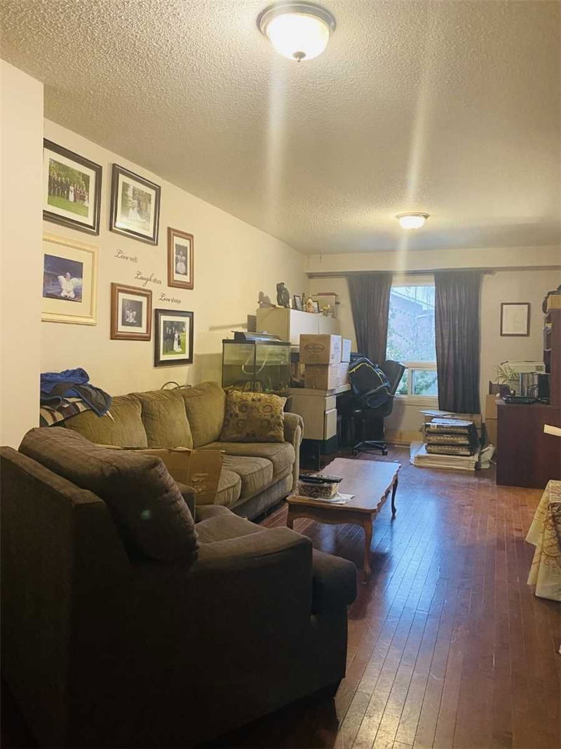 11 Rusthall Way, Brampton, L6V3R5 | Image 3