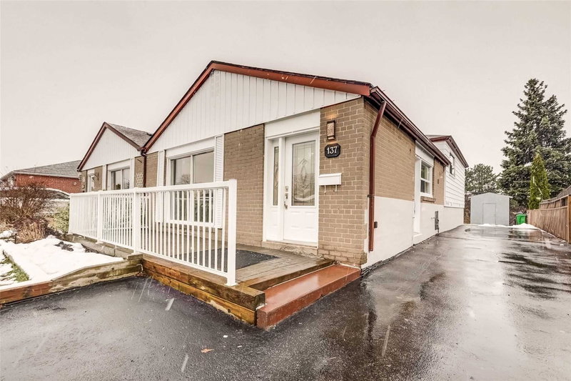 137 Avondale Blvd, Brampton, L6T1H5 | Image 2