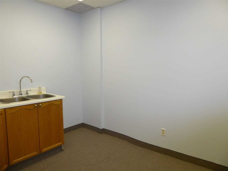 106 - 72 Mill St, Halton Hills, L7G2C9 | Image 2