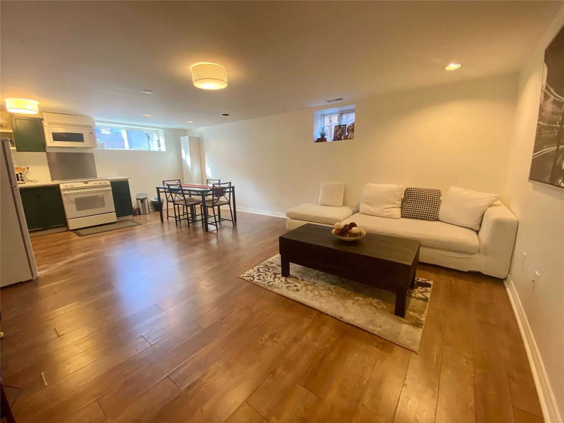 18 Shadowbrook Dr, Toronto, M9B5K9 | Image 2