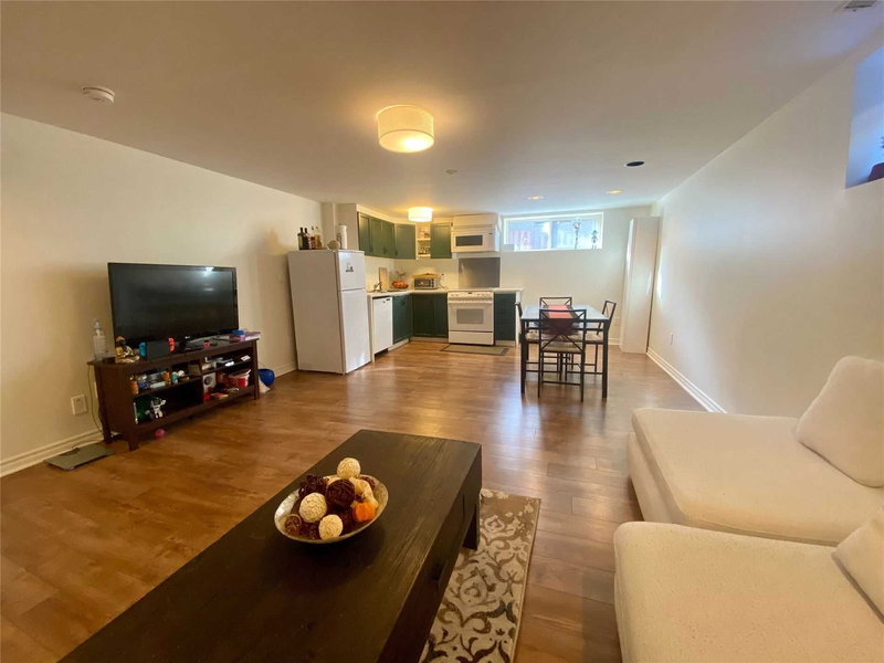 18 Shadowbrook Dr, Toronto, M9B5K9 | Image 3