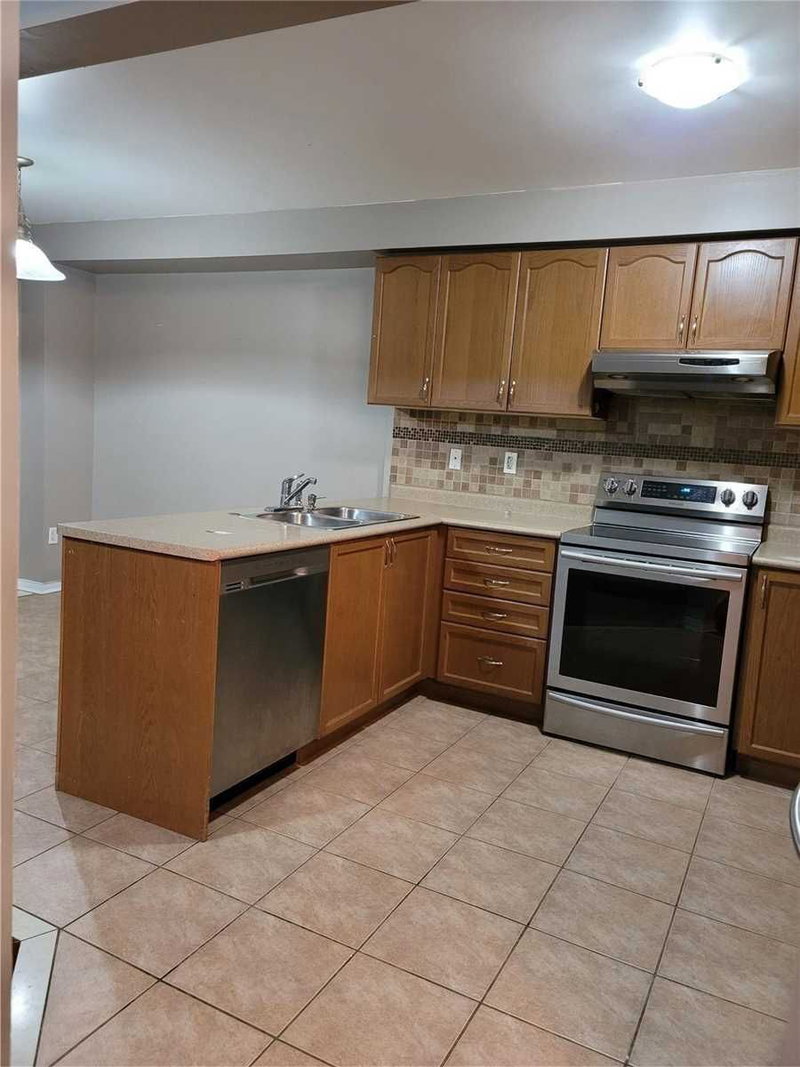 112 Bushmill Circ, Brampton, L7A0K6 | Image 2