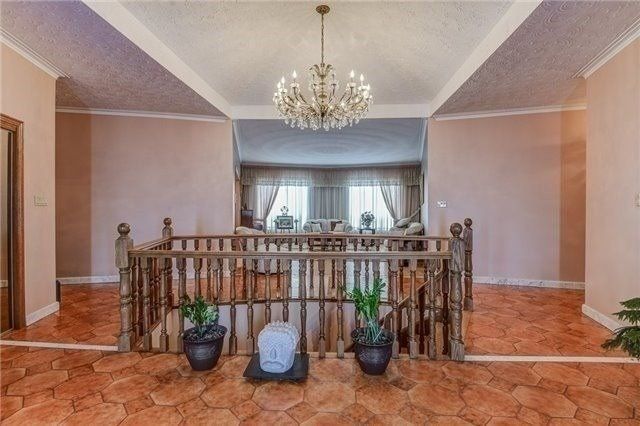 32 Fenton Way, Brampton, L6P0P6 | Image 3