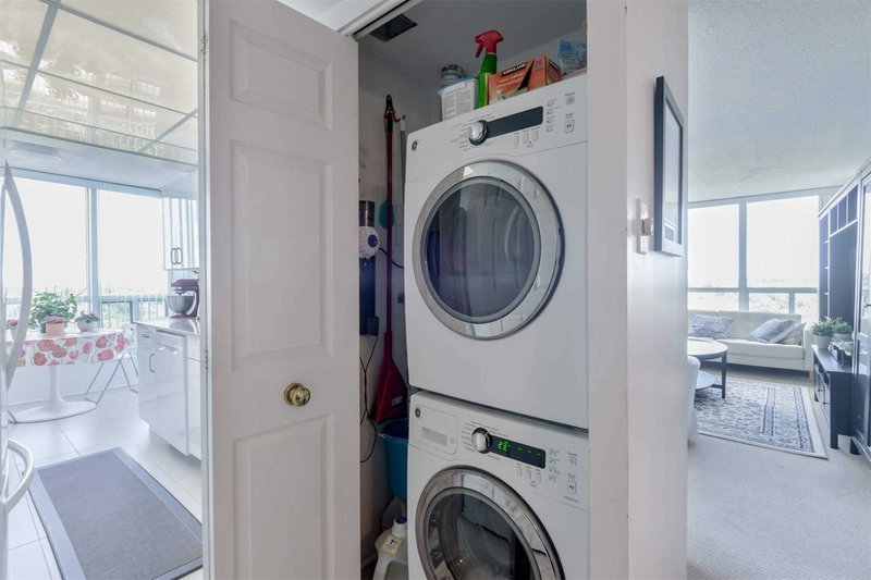 902 - 12 Laurelcrest St, Brampton, L6S5Y4 | Image 3