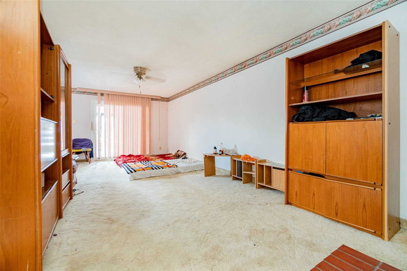 82 Griselda Cres, Brampton, L6S1M3 | Image 3