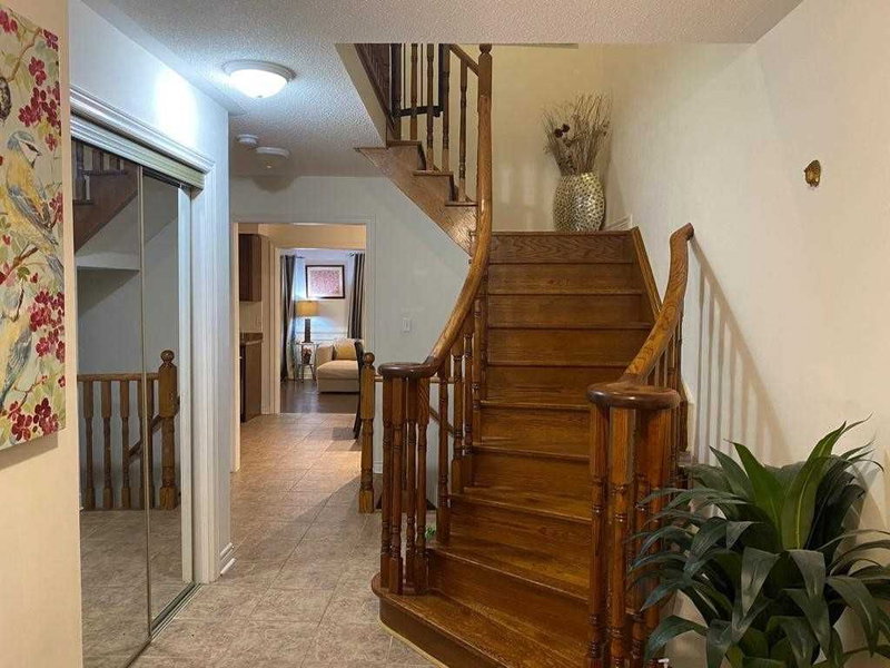 67 - 6035 Bidwell Tr, Mississauga, L5V3E1 | Image 3