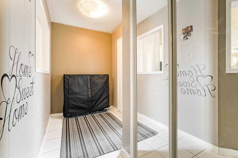 3927 Rippleton Lane, Mississauga, L5N6Z8 | Image 3