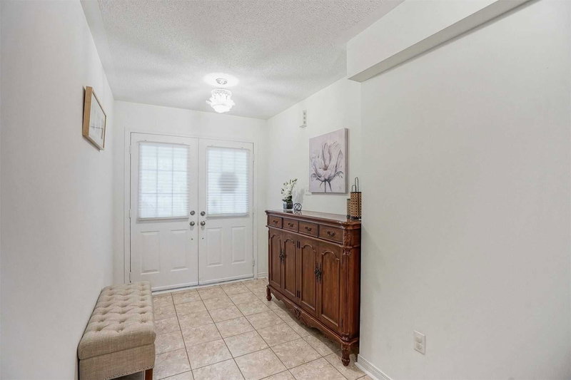 559 Candlestick Circ, Mississauga, L4Z0B1 | Image 3
