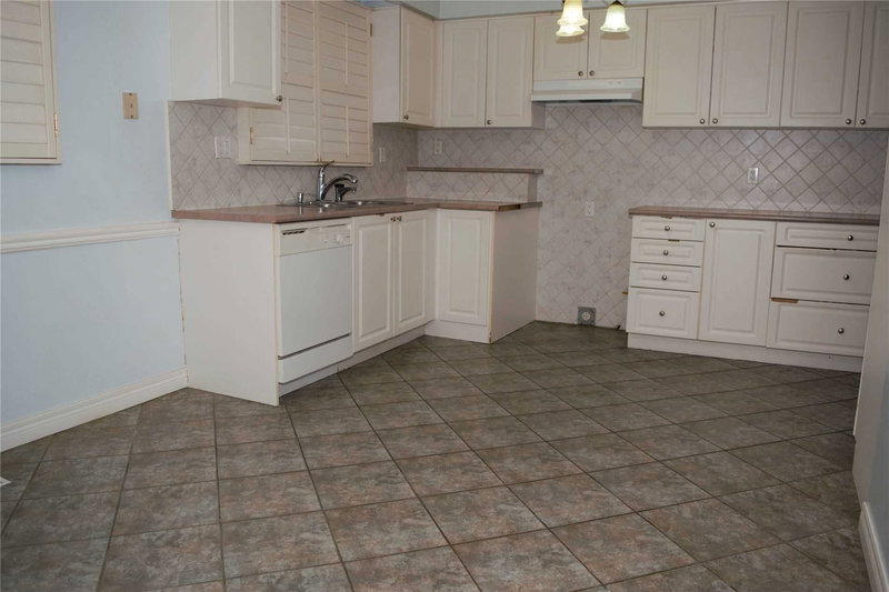 Upper - 50 Wheelwright Cres, Toronto, M3N1V3 | Image 2