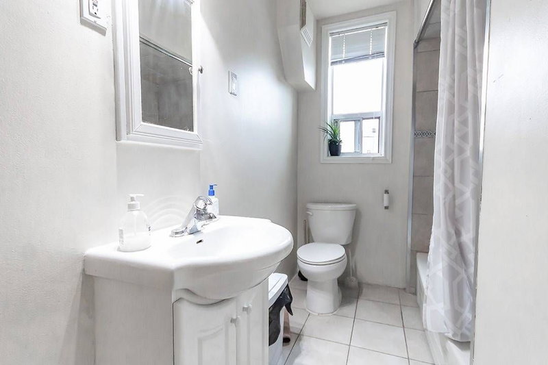 723 Lakeshore Rd E, Mississauga, L5G1J7 | Image 2