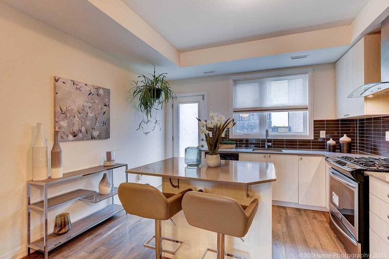 27 Thomas Mulholland Dr, Toronto, M3K0B5 | Image 2