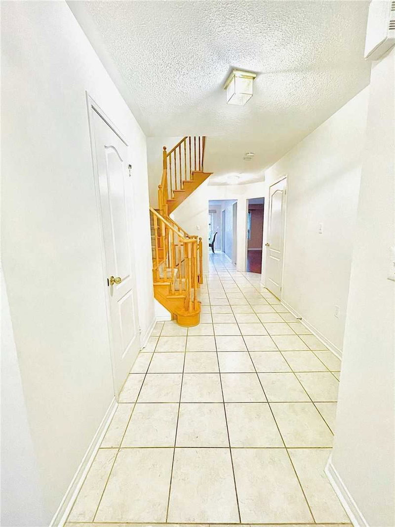 5 - 6035 Bidwell Tr, Mississauga, L5V3C8 | Image 2