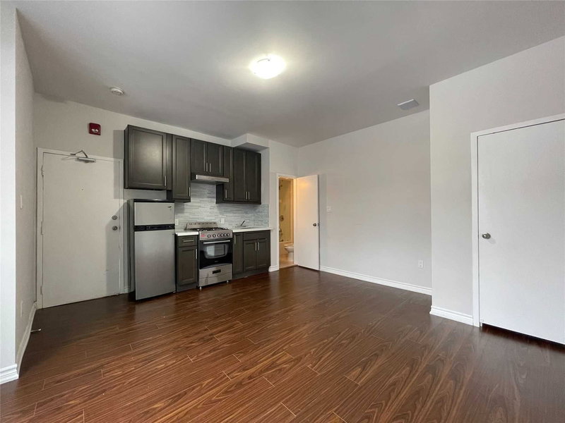 101 - 70 Melbourne Ave, Toronto, M6K1K7 | Image 3