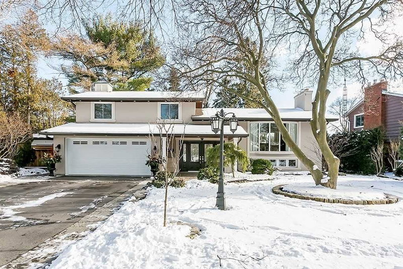 207 Penn Dr, Burlington, L7N 2B6 | Image 3