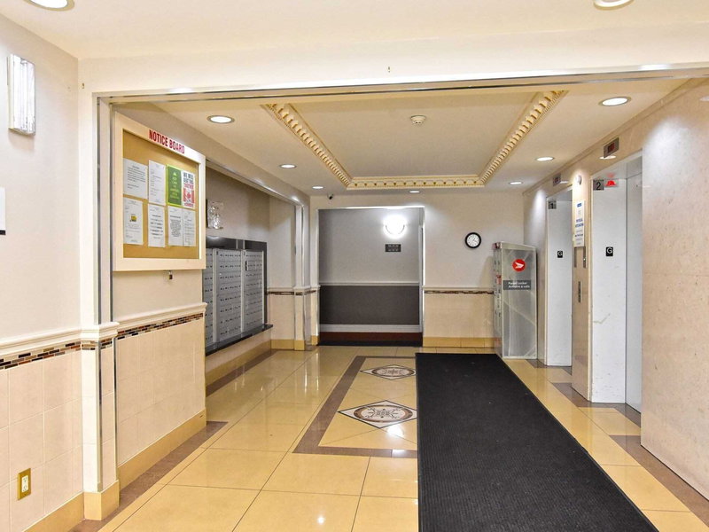 520 - 7405 Goreway Dr, Mississauga, L4T0A2 | Image 3