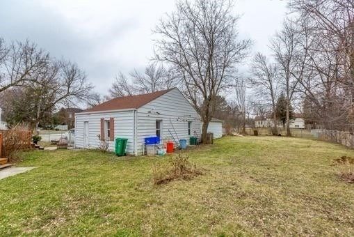 Listing Image 5