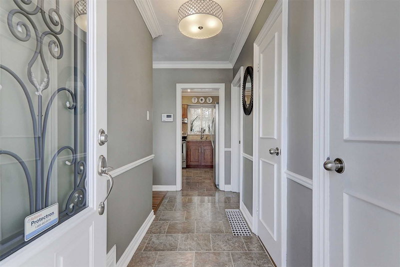 76 Eldomar Ave, Brampton, L6W1R3 | Image 3