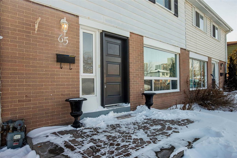 65 Cloverdale Dr, Brampton, L6T2T5 | Image 2