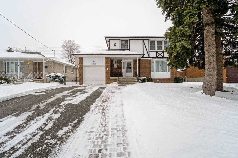 22 Chestnut Ave, Brampton, L6X 2A5 | Image 2